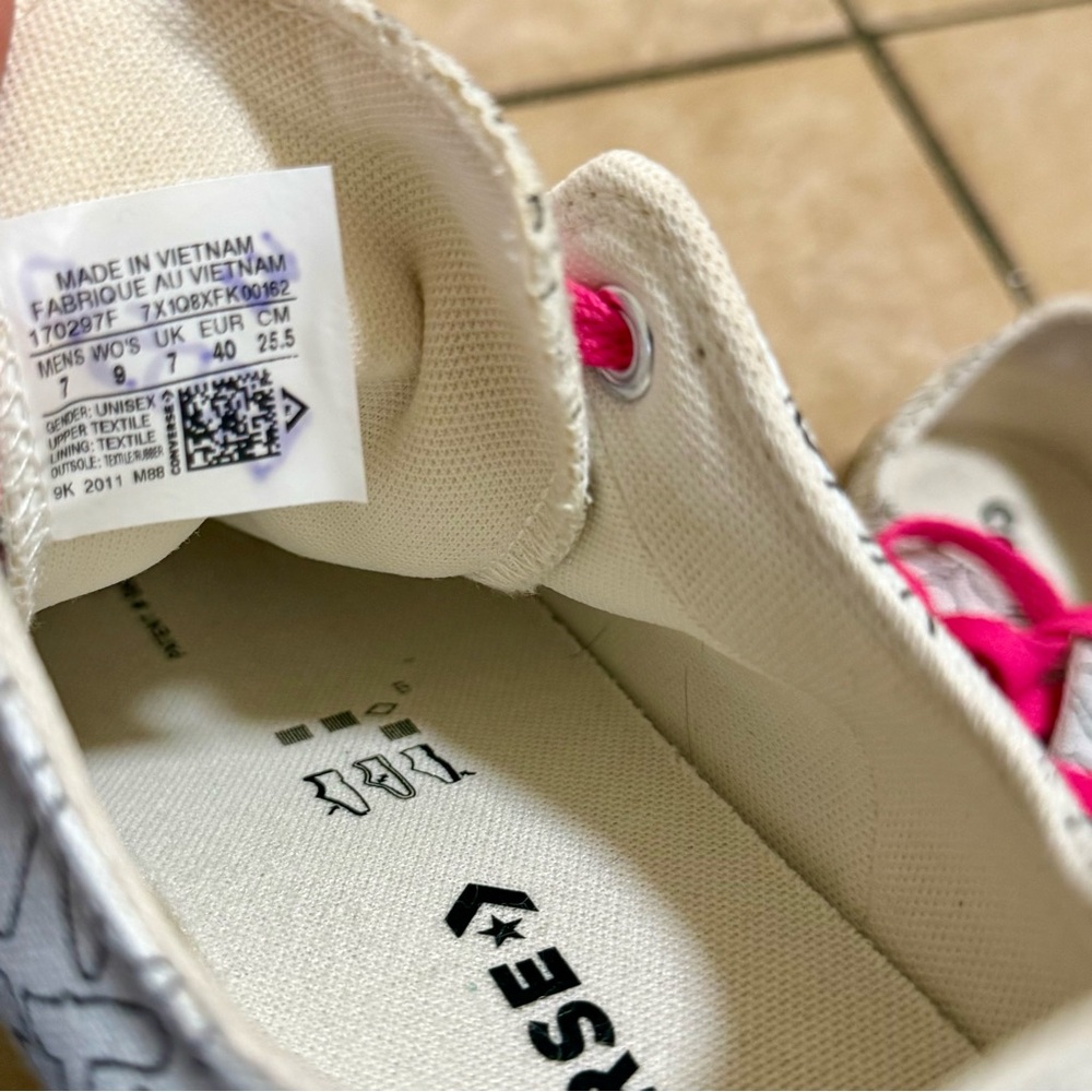 Converse Sneakers with Pink Laces and Graphic Design - Picture 6 of 7